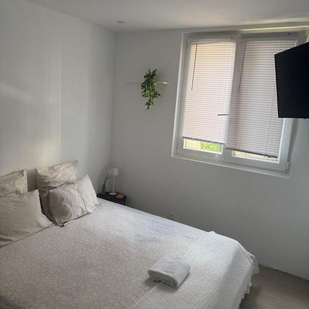 Privat Room In Private Security Residence With Free Parking, 1 Minute From Tramway, 9 Minutes From De Center, Accessible All Transports Nice Dış mekan fotoğraf